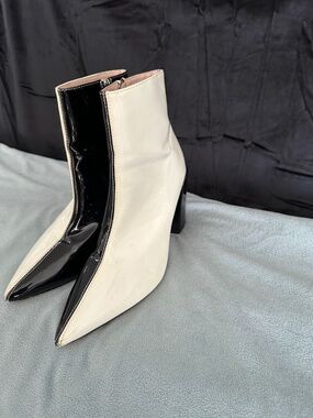 Day Vine, black & white patent leather color block booties, size 8 1/2 (39)